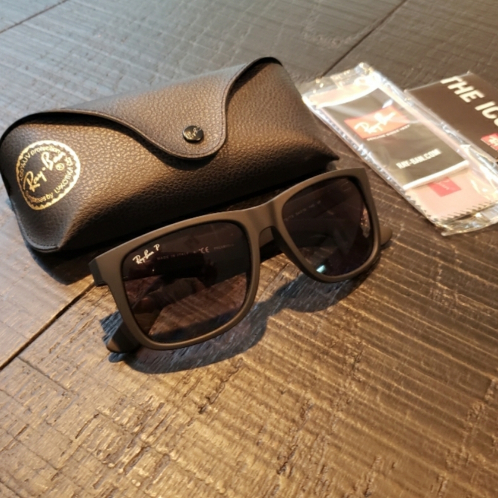 NWT RayBan Black Polarized Justin Sunglass…